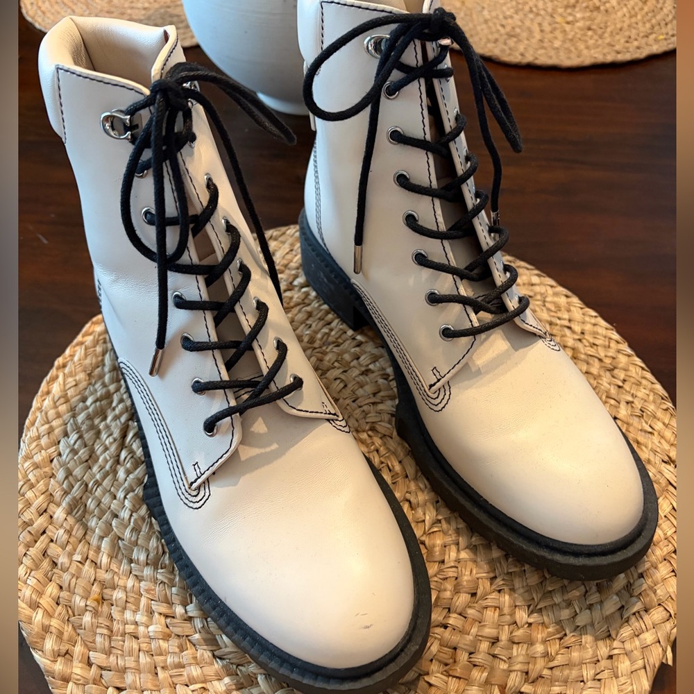 Coach Lorimer Leather Combat Boots
NWOT
Size 9
Color - Chalk off white
Lace up - Picture 4 of 6